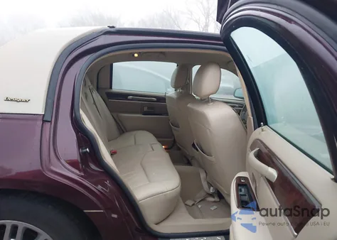 2006 Lincoln Town Car Designer Series from USA, damaged, VIN 1LNHM83V96Y619537